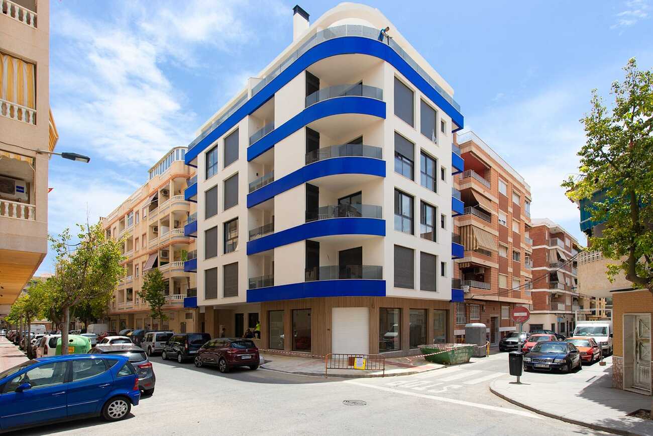 For sale - 2 Bedroom 2 Bathroom Apartment in Torrevieja - CENTRE PLAYA DEL CURA LAS PISCINAS  - Alicante
