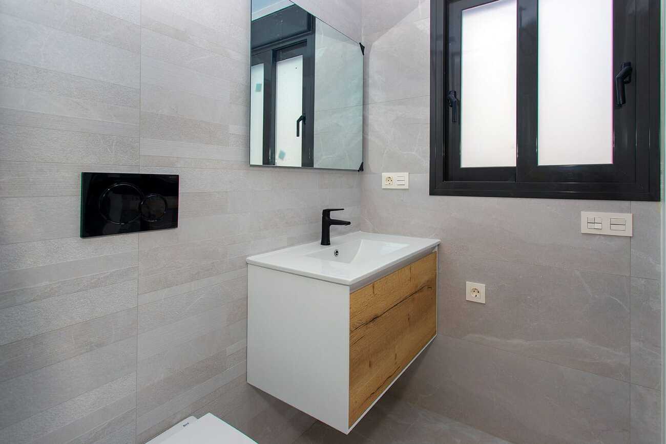 For sale - 2 Bedroom 2 Bathroom Apartment in Torrevieja - CENTRE PLAYA DEL CURA LAS PISCINAS  - Alicante