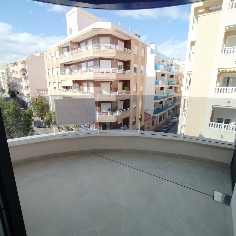 For sale - 2 Bedroom 2 Bathroom Apartment in Torrevieja - CENTRE PLAYA DEL CURA LAS PISCINAS  - Alicante