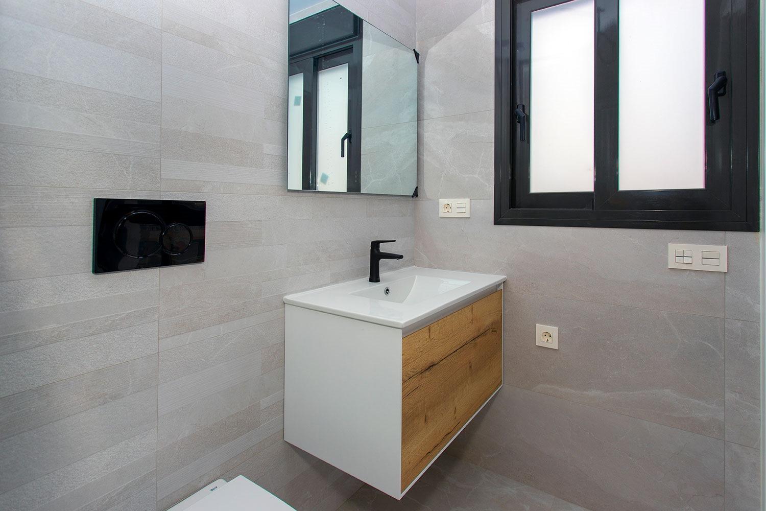For sale - 2 Bedroom 2 Bathroom Apartment in Torrevieja - Playa Del Cura  - Alicante