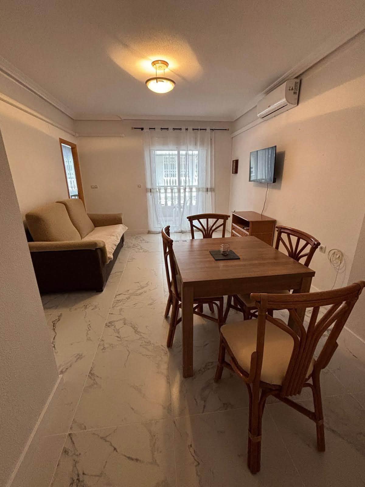 For sale - 2 Bedroom 1 Bathroom Apartment in Torrevieja - Acequion  - Alicante