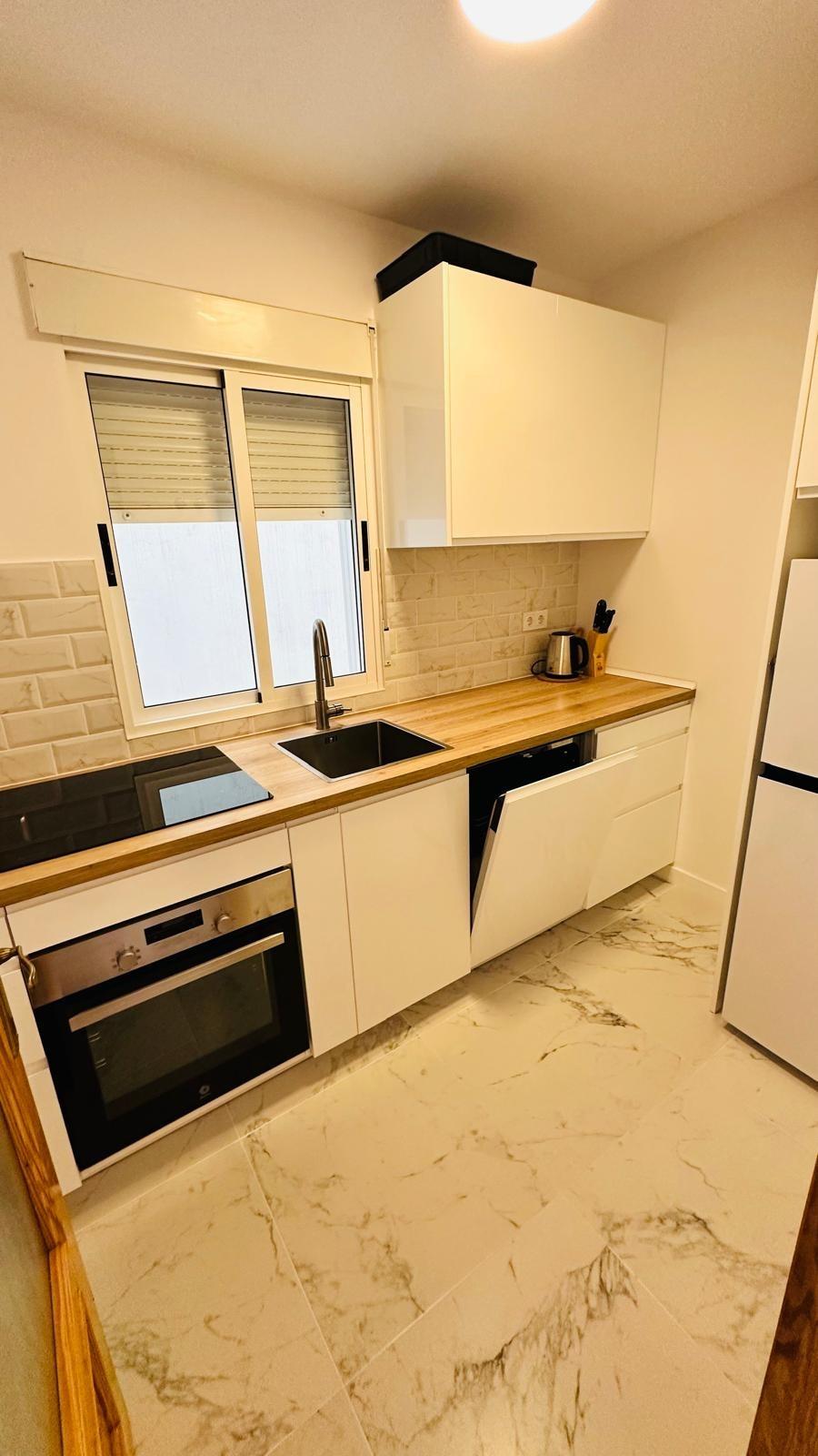 For sale - 2 Bedroom 1 Bathroom Apartment in Torrevieja - Acequion  - Alicante
