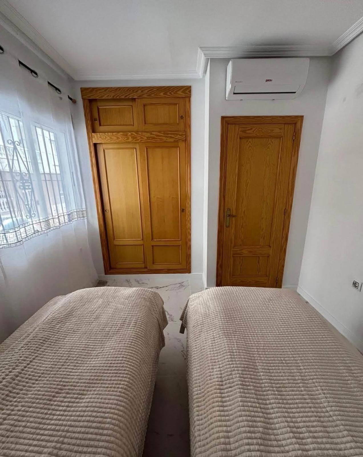 For sale - 2 Bedroom 1 Bathroom Apartment in Torrevieja - Acequion  - Alicante