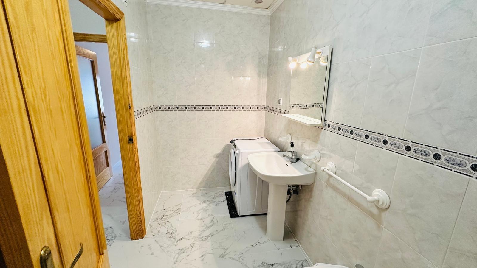 For sale - 2 Bedroom 1 Bathroom Apartment in Torrevieja - Acequion  - Alicante