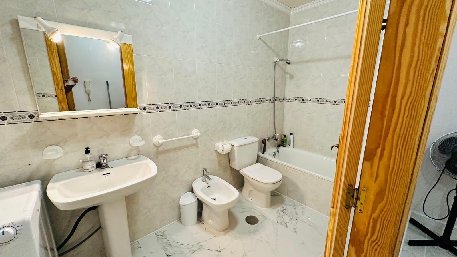 For sale - 2 Bedroom 1 Bathroom Apartment in Torrevieja - Acequion  - Alicante
