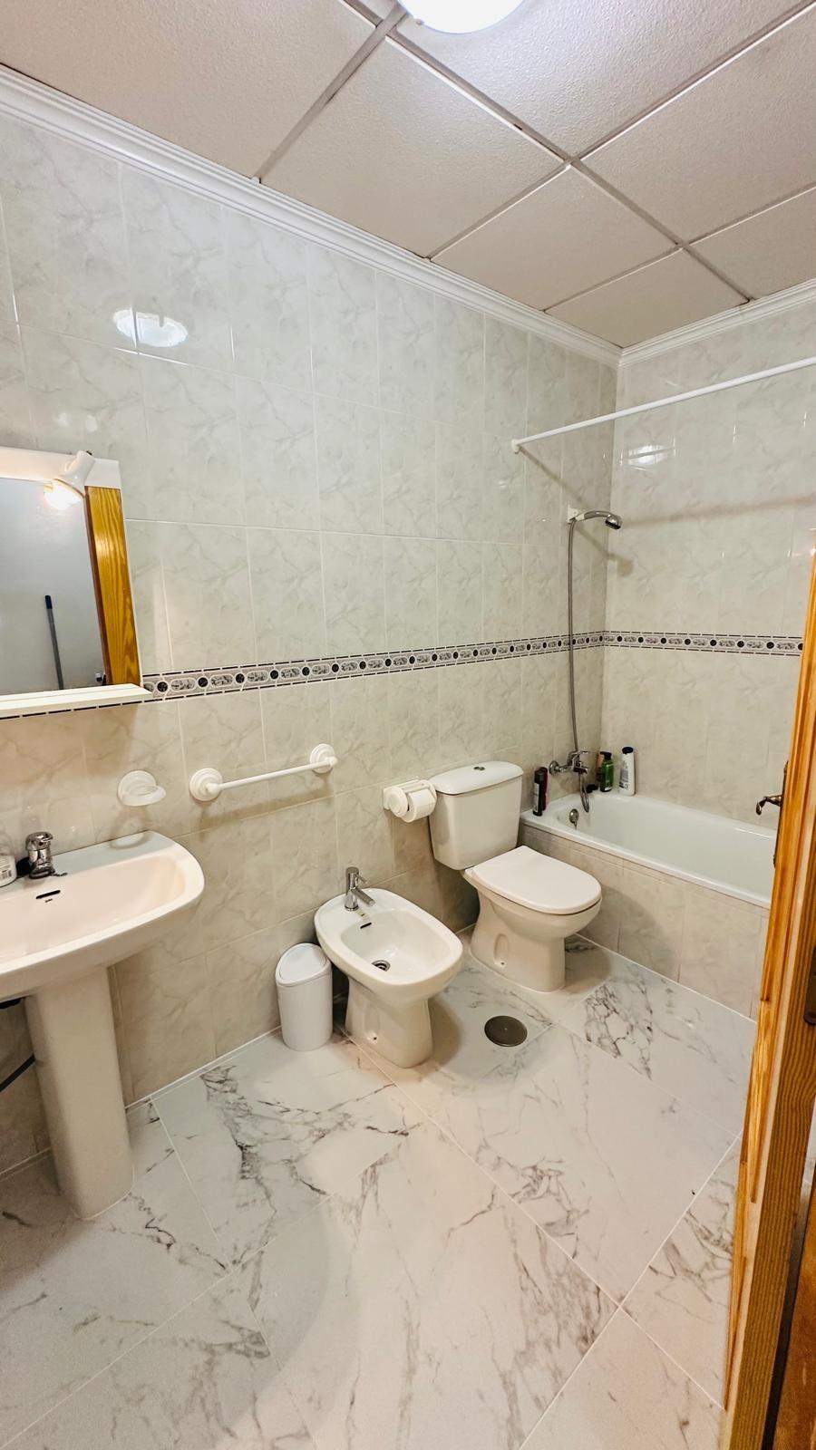 For sale - 2 Bedroom 1 Bathroom Apartment in Torrevieja - Acequion  - Alicante