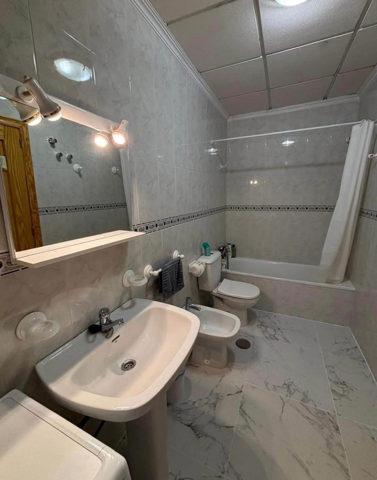 For sale - 2 Bedroom 1 Bathroom Apartment in Torrevieja - Acequion  - Alicante