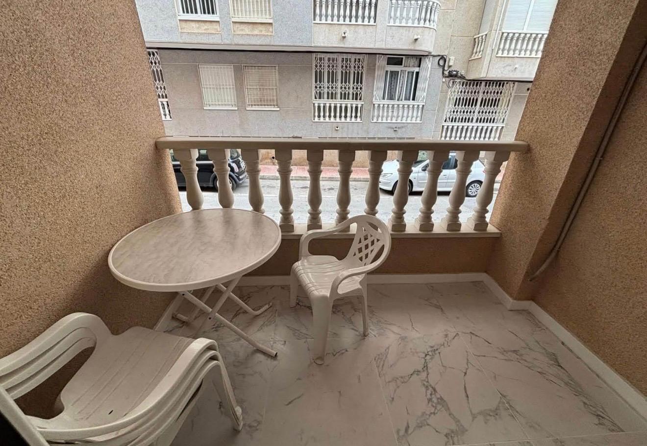 For sale - 2 Bedroom 1 Bathroom Apartment in Torrevieja - Acequion  - Alicante