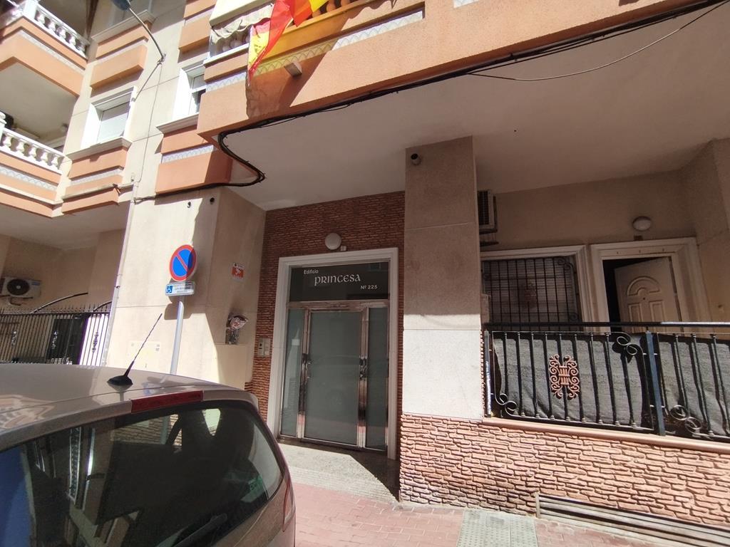For sale - 2 Bedroom 1 Bathroom Apartment in Torrevieja - DIEGO RAMIREZ LA LOMA  - Alicante