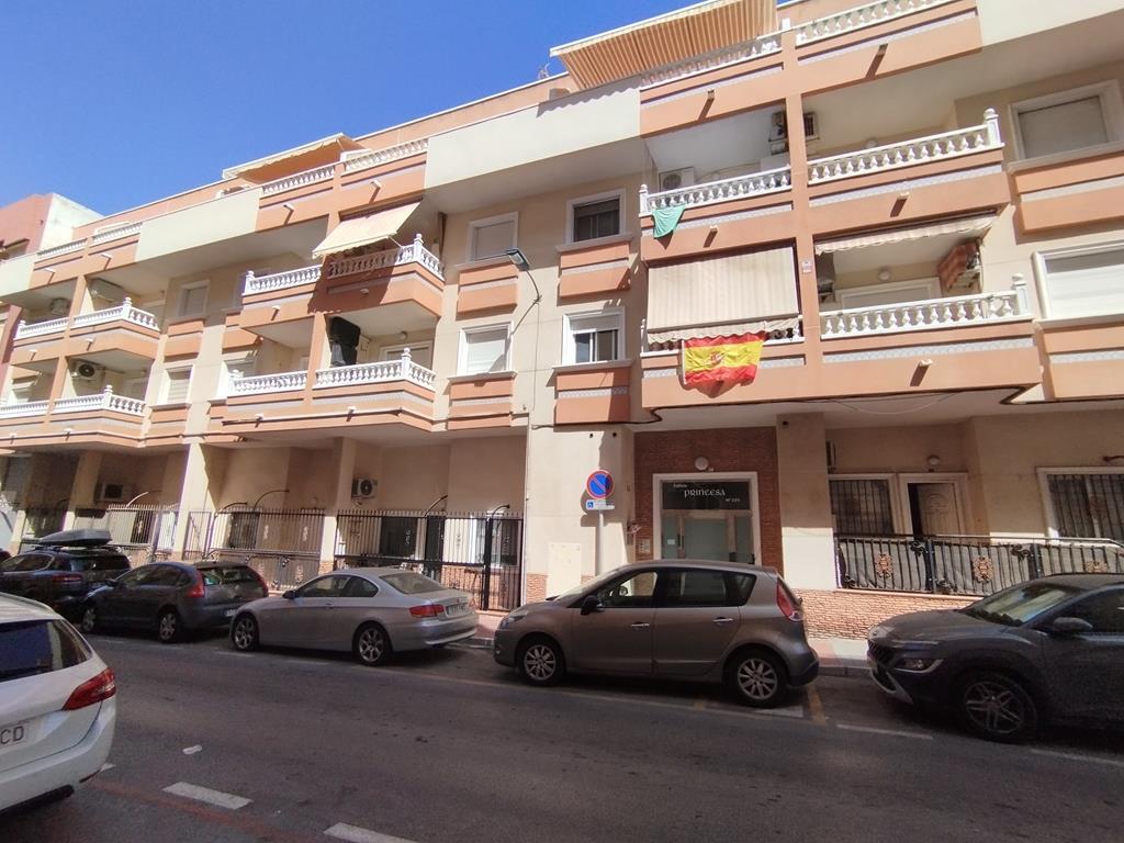 For sale - 2 Bedroom 1 Bathroom Apartment in Torrevieja - DIEGO RAMIREZ LA LOMA  - Alicante