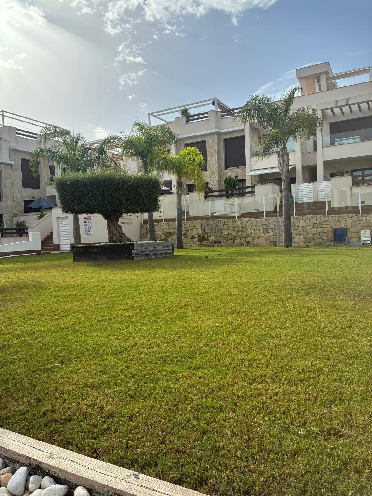 For sale - 2 Bedroom 2 Bathroom Apartment in Torrevieja - Los Balcones  - Alicante