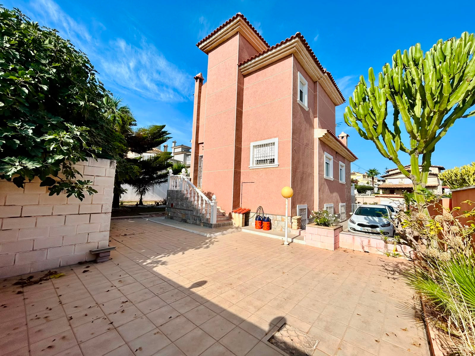 For sale - 2 Bedroom 2 Bathroom Villa in Orihuela - Inland  - Alicante