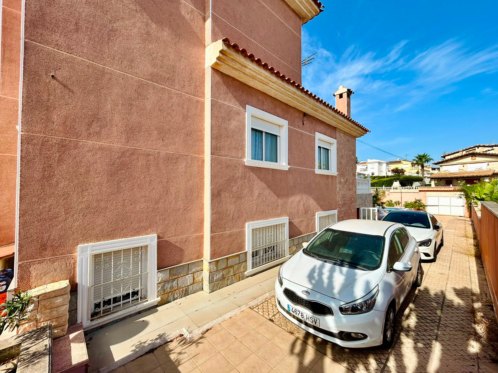 For sale - 2 Bedroom 2 Bathroom Villa in Orihuela - Inland  - Alicante