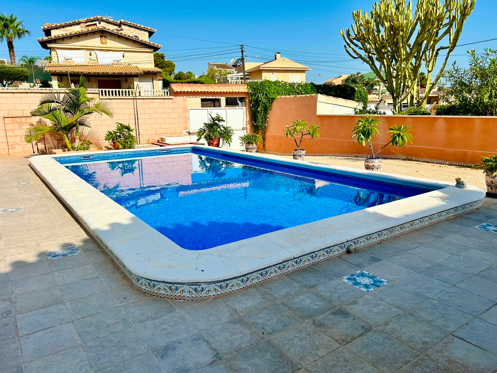 For sale - 2 Bedroom 2 Bathroom Villa in Orihuela - Inland  - Alicante