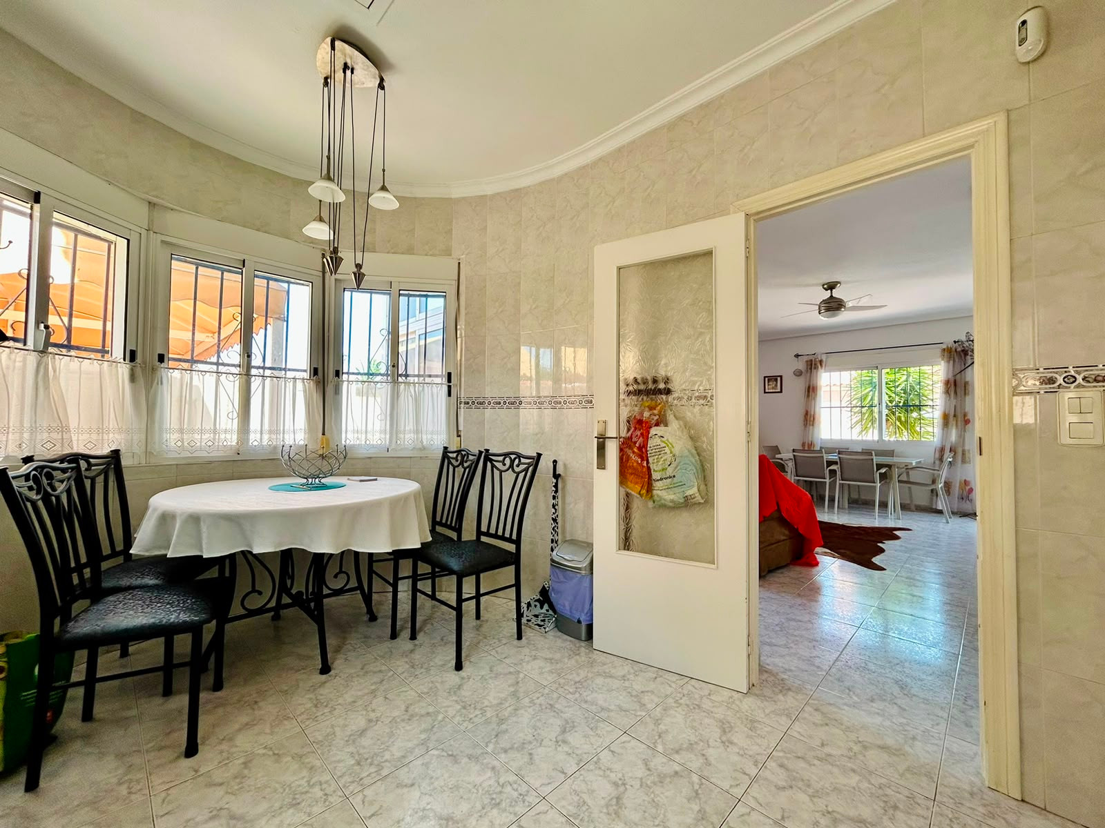 For sale - 3 Bedroom 2 Bathroom Villa in Torrevieja - Costa Blanca  - Alicante