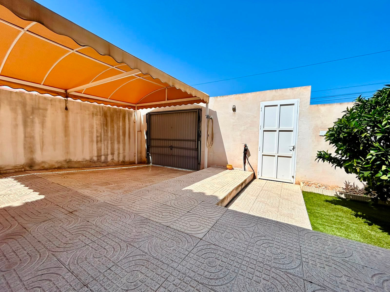 For sale - 3 Bedroom 2 Bathroom Villa in Torrevieja - Costa Blanca  - Alicante