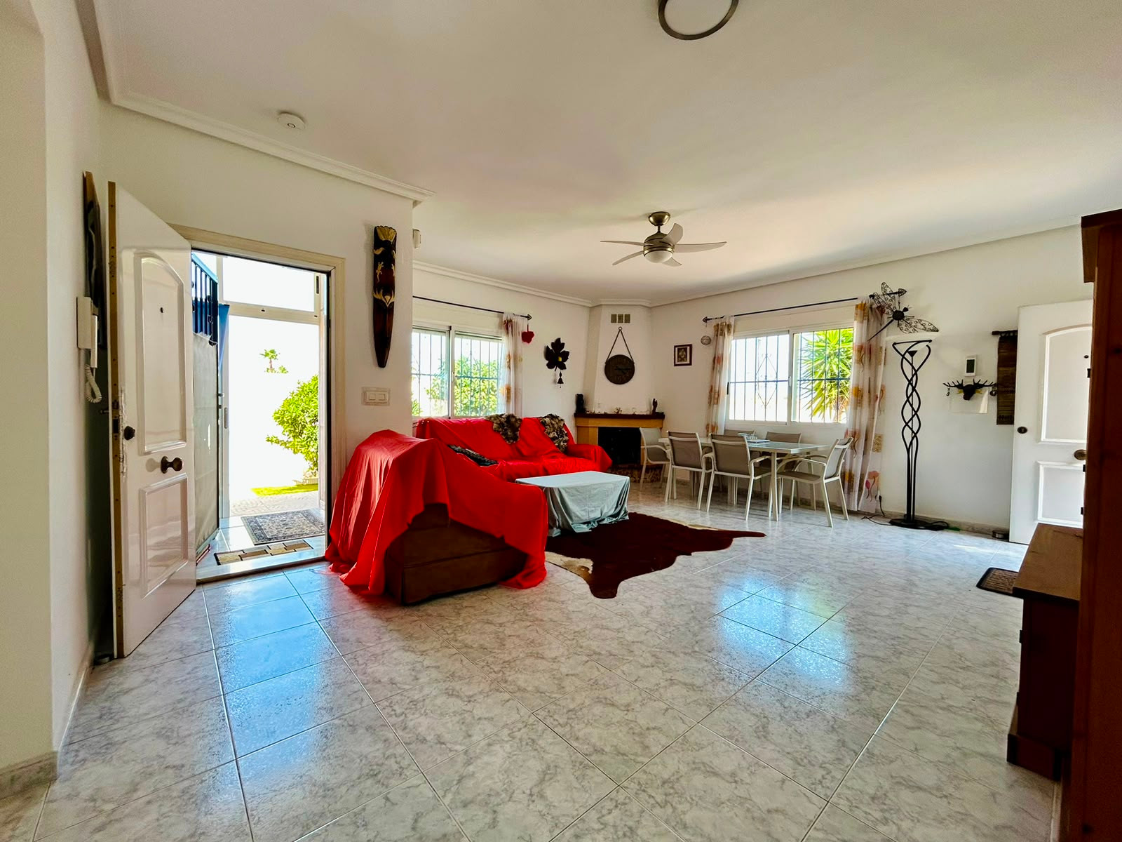 For sale - 3 Bedroom 2 Bathroom Villa in Torrevieja - Costa Blanca  - Alicante