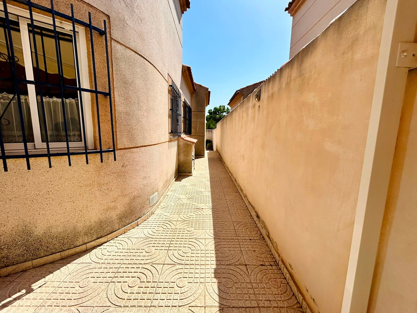 For sale - 3 Bedroom 2 Bathroom Villa in Torrevieja - Costa Blanca  - Alicante