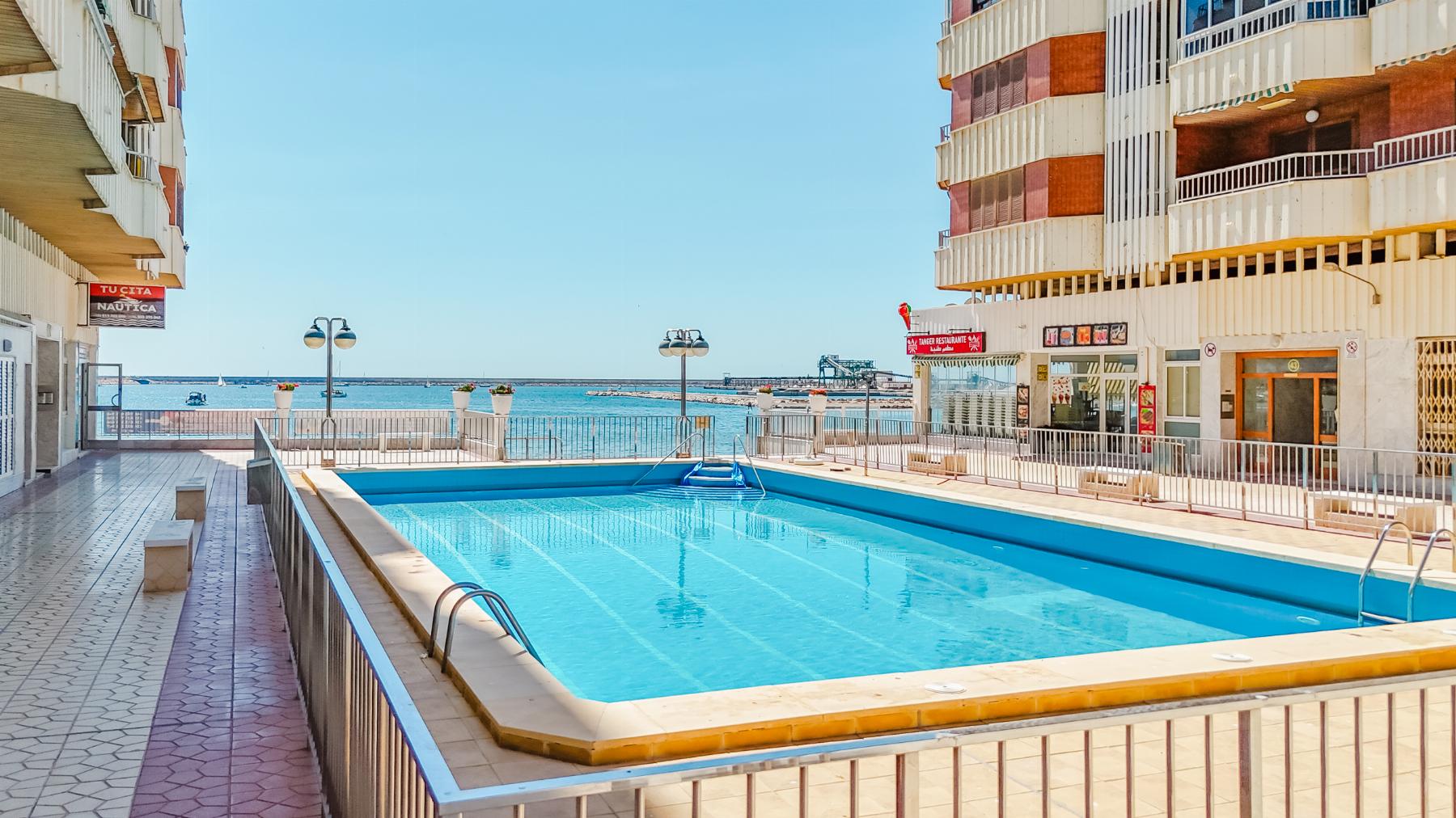 For sale - 3 Bedroom 2 Bathroom Apartment in Torrevieja - Costa Blanca  - Alicante