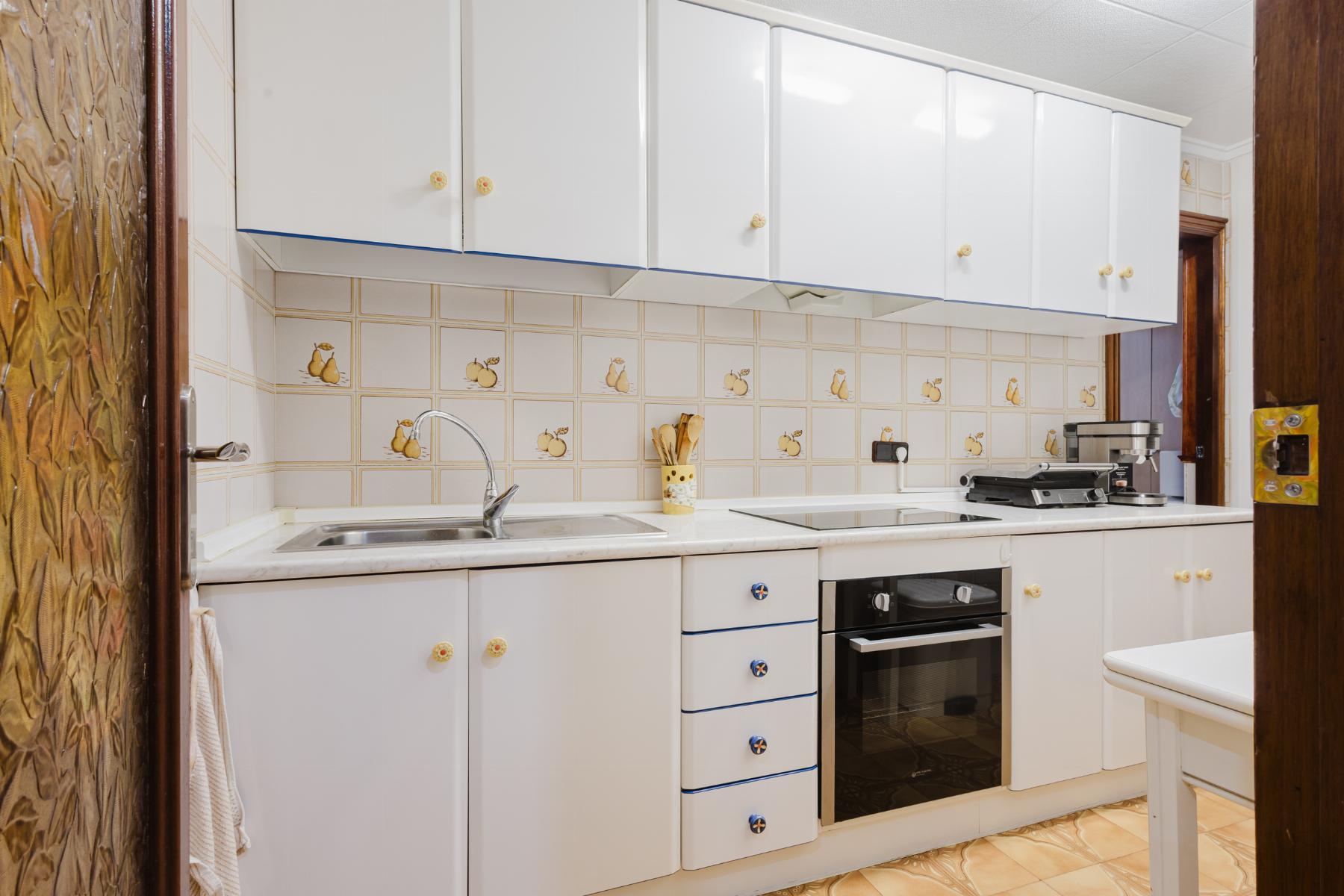 For sale - 3 Bedroom 2 Bathroom Apartment in Torrevieja - Costa Blanca  - Alicante