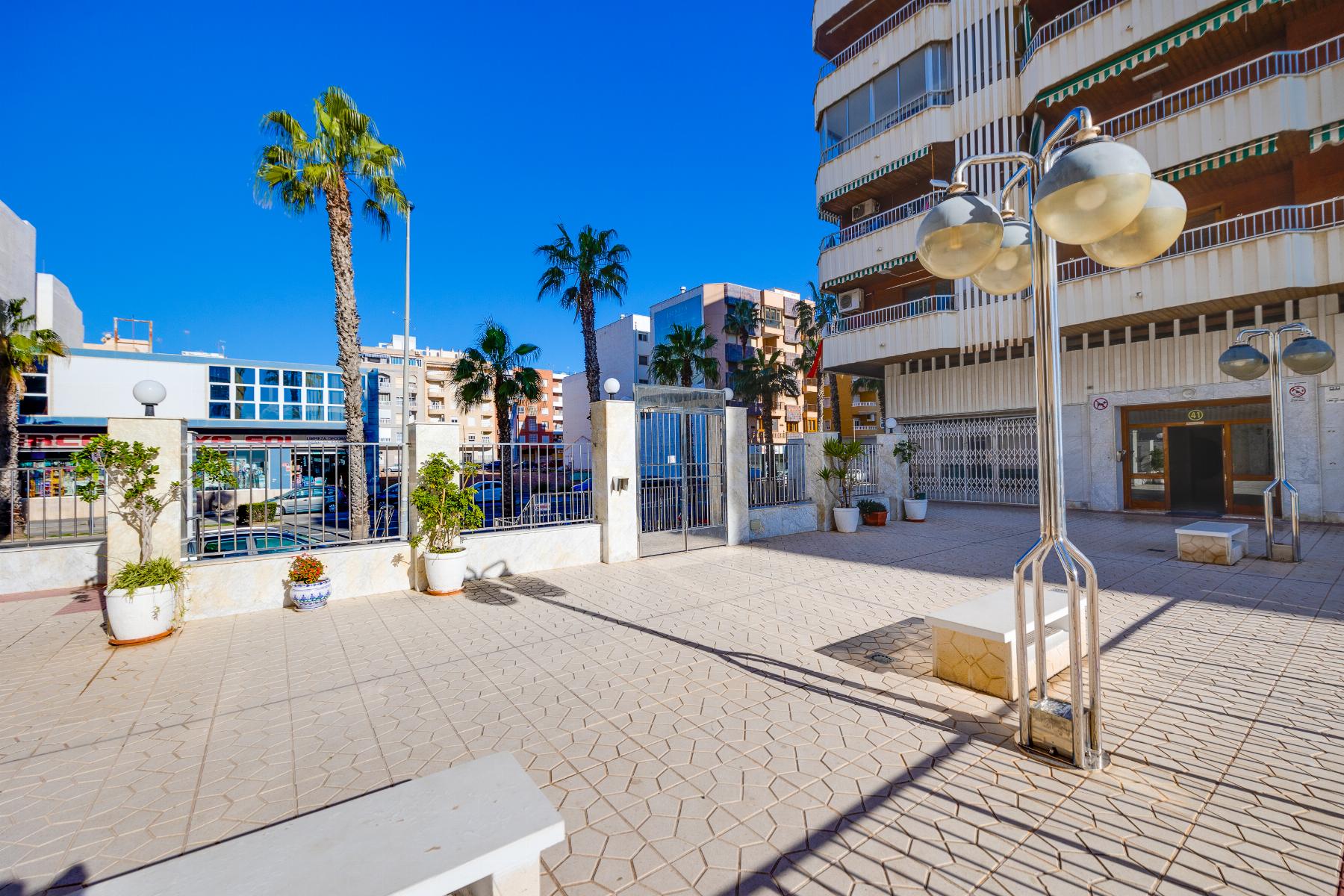 For sale - 3 Bedroom 2 Bathroom Apartment in Torrevieja - Costa Blanca  - Alicante