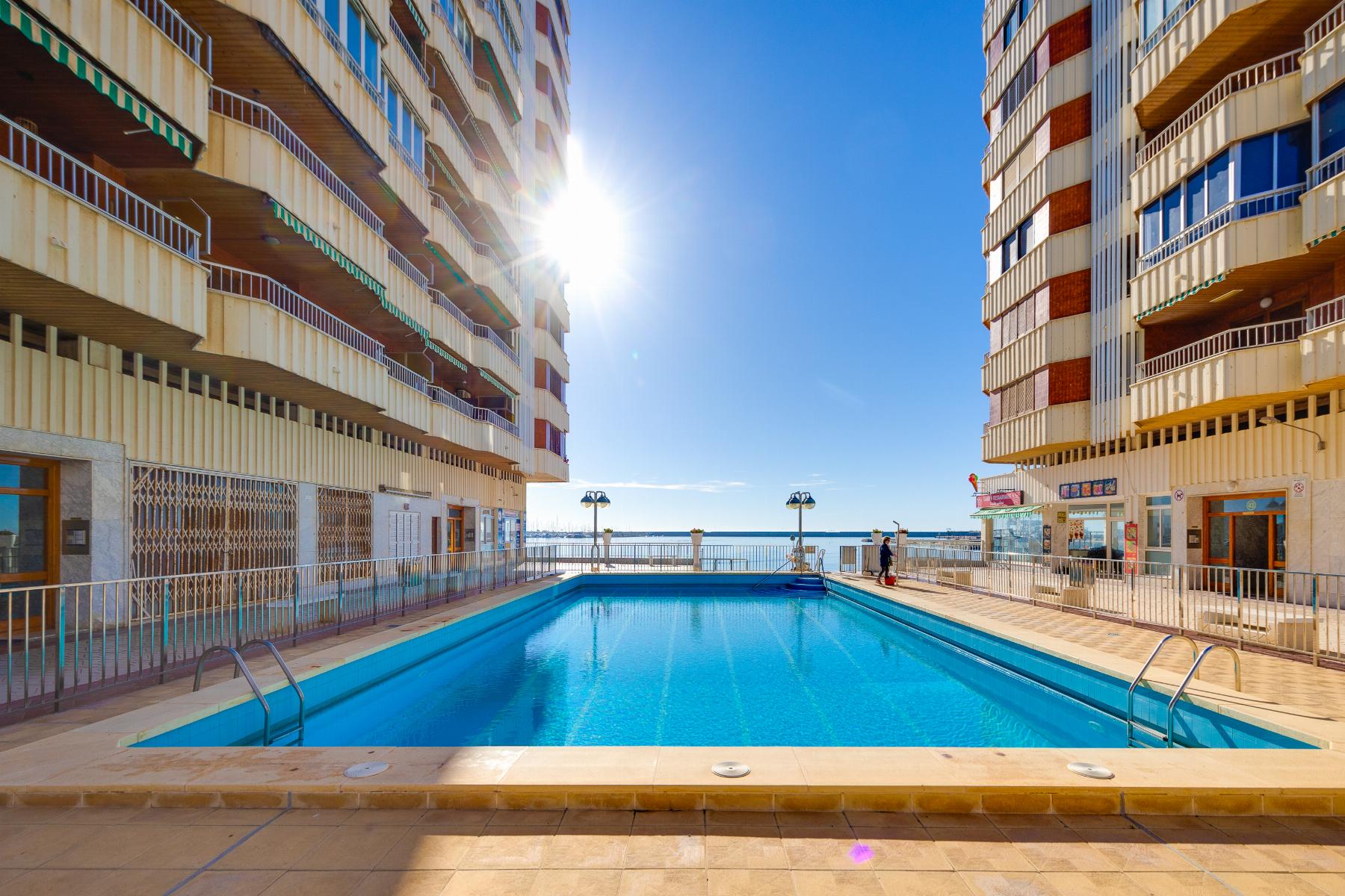 For sale - 3 Bedroom 2 Bathroom Apartment in Torrevieja - Costa Blanca  - Alicante