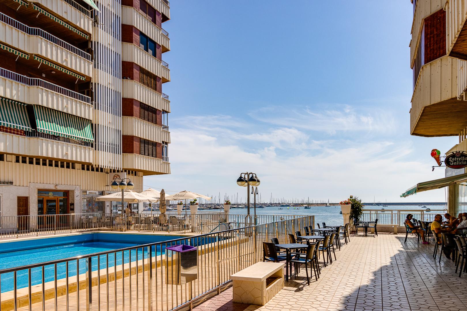 For sale - 3 Bedroom 2 Bathroom Apartment in Torrevieja - Costa Blanca  - Alicante
