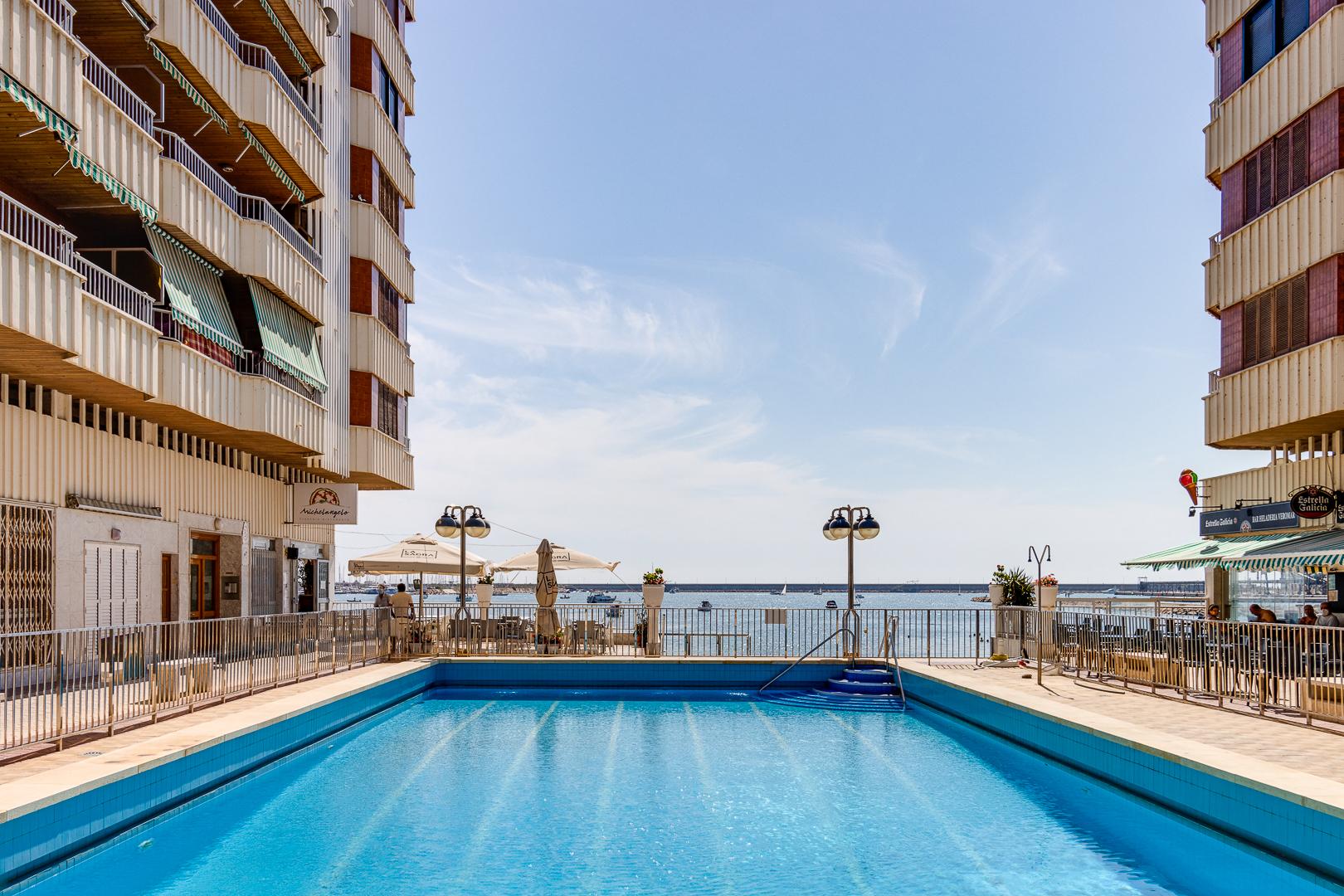 For sale - 3 Bedroom 2 Bathroom Apartment in Torrevieja - Costa Blanca  - Alicante