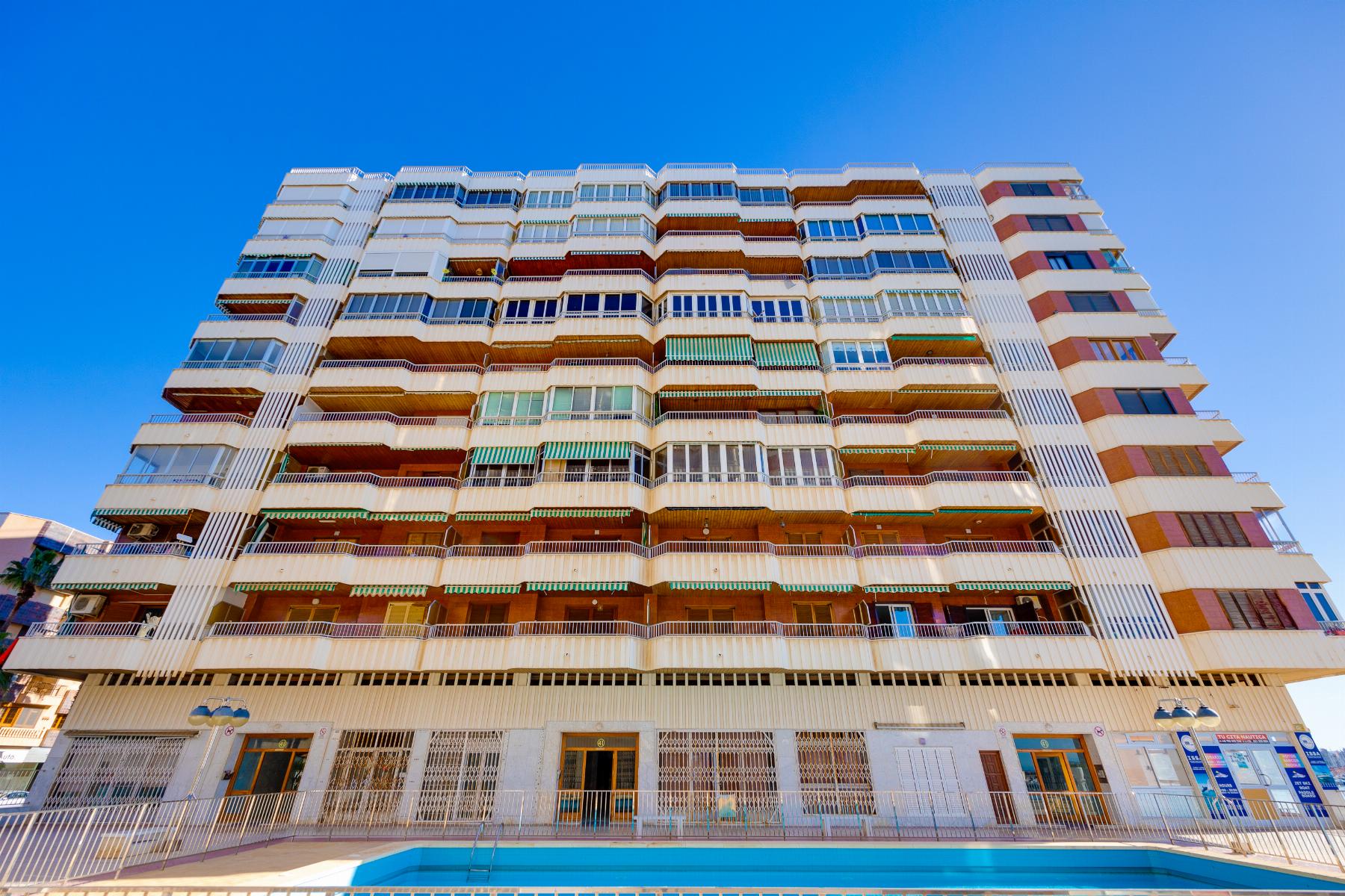 For sale - 3 Bedroom 2 Bathroom Apartment in Torrevieja - Costa Blanca  - Alicante