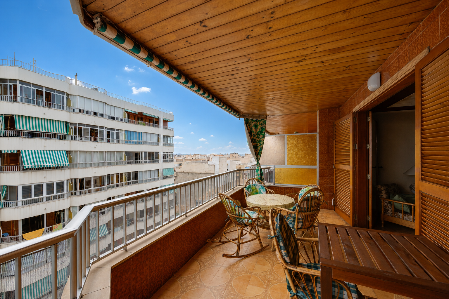 For sale - 3 Bedroom 2 Bathroom Apartment in Torrevieja - Costa Blanca  - Alicante
