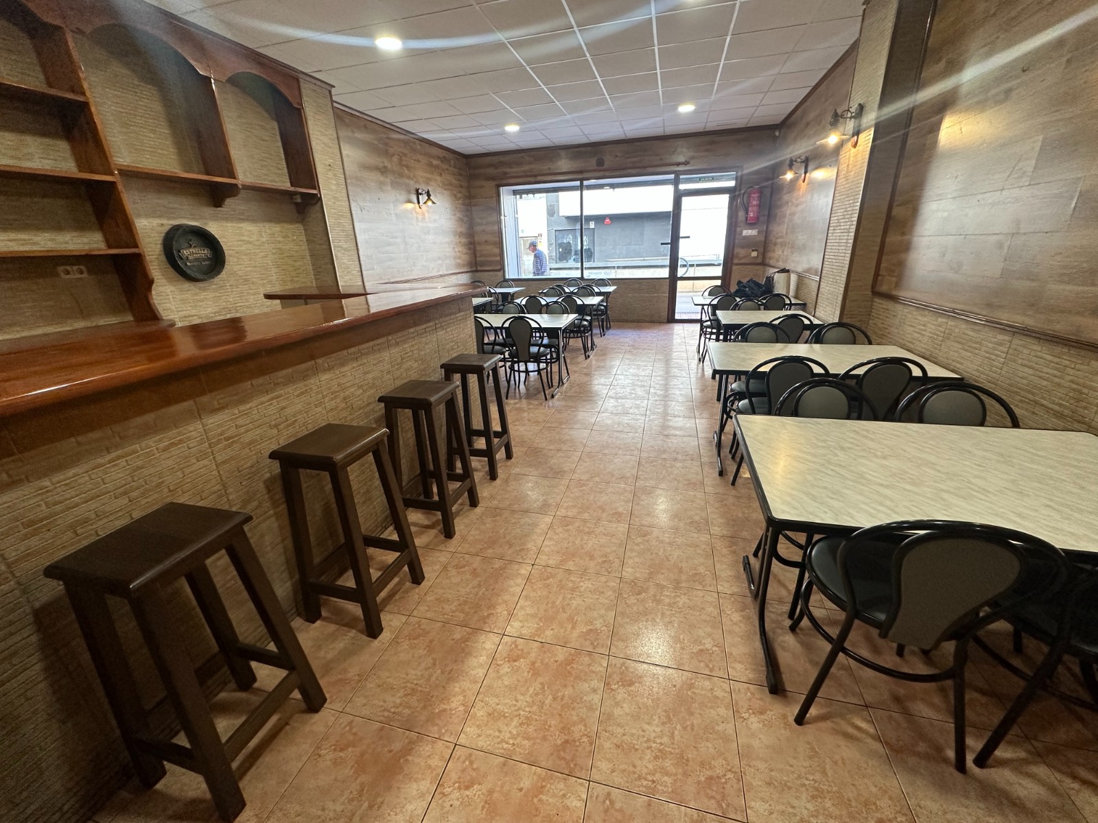 For sale - 1 Bedroom 2 Bathroom Business premises in Torrevieja - Torrevieja  - -