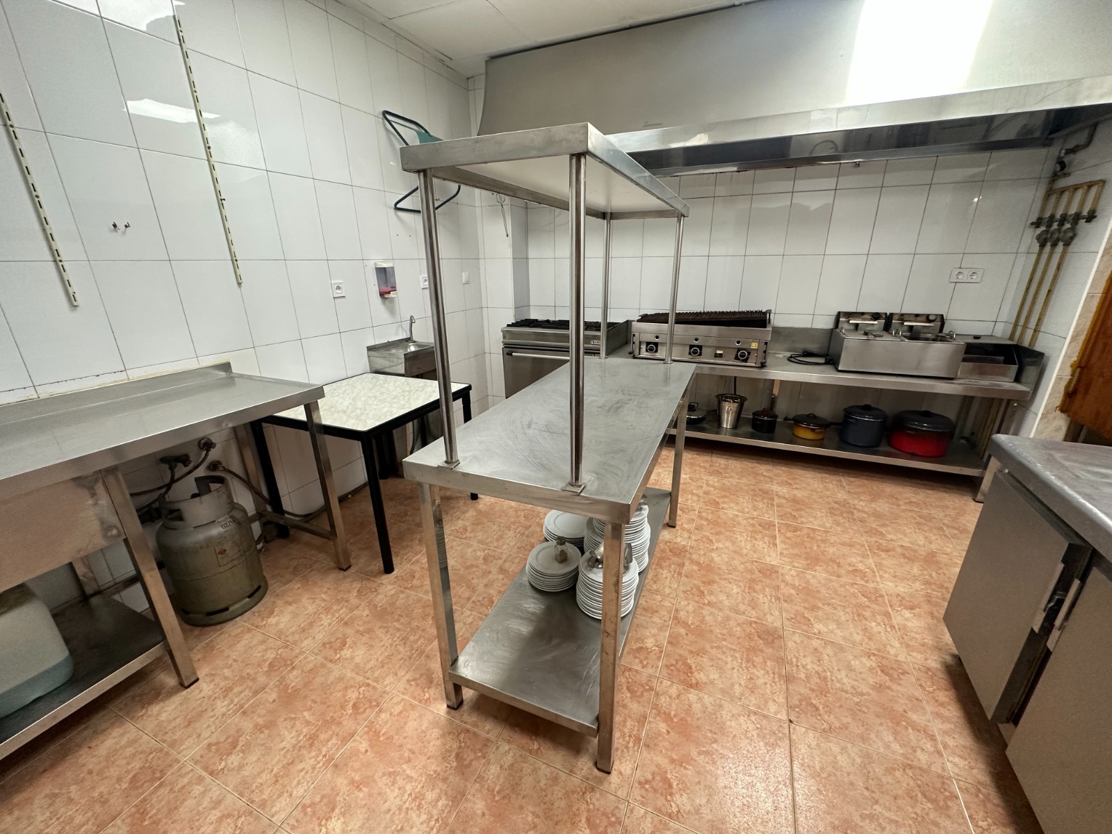 For sale - 1 Bedroom 2 Bathroom Business premises in Torrevieja - Torrevieja  - -