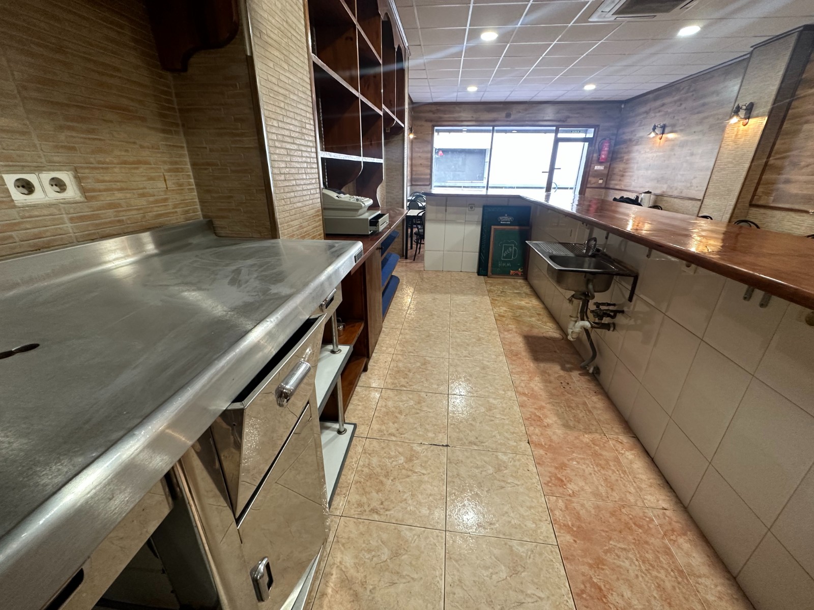 For sale - 1 Bedroom 2 Bathroom Business premises in Torrevieja - Torrevieja  - -