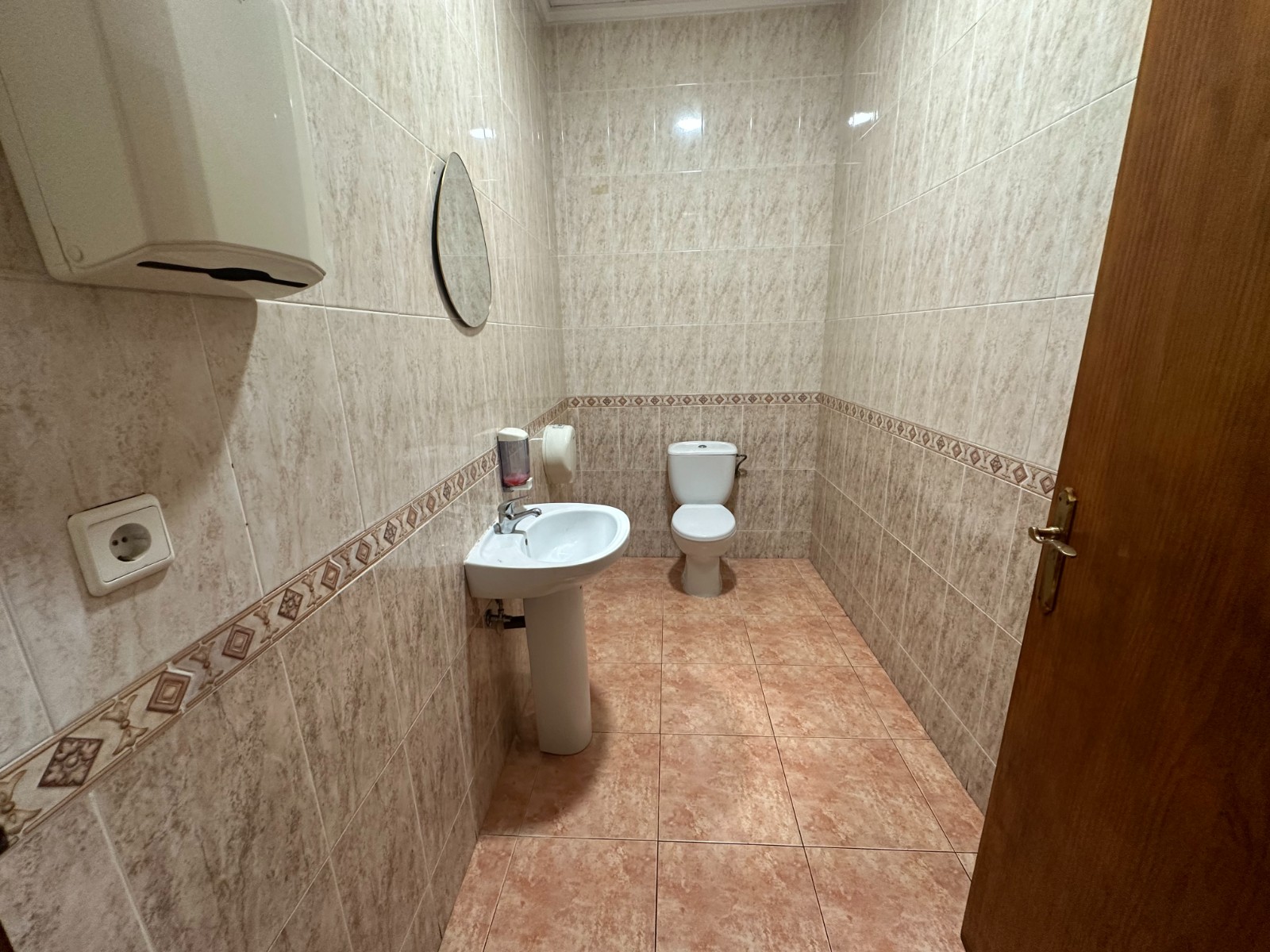 For sale - 1 Bedroom 2 Bathroom Business premises in Torrevieja - Torrevieja  - -