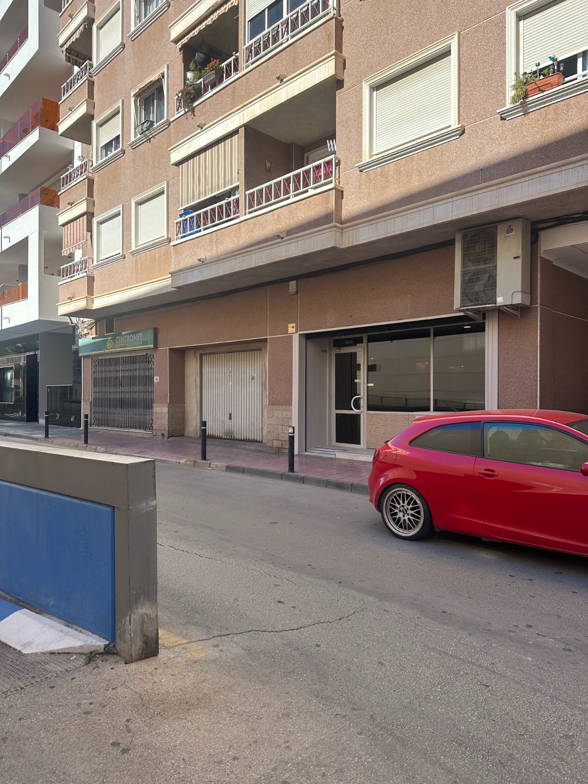 For sale - 1 Bedroom 2 Bathroom Business premises in Torrevieja - Torrevieja  - -