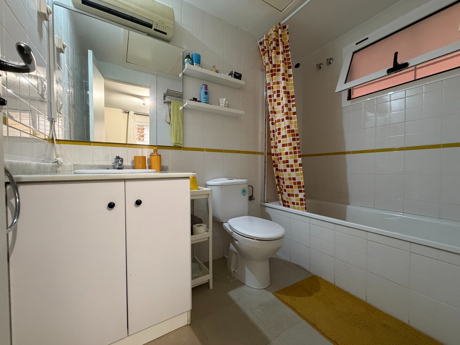 For sale - 3 Bedroom 2 Bathroom Apartment in Orihuela Costa - Playa Flamenca  - -