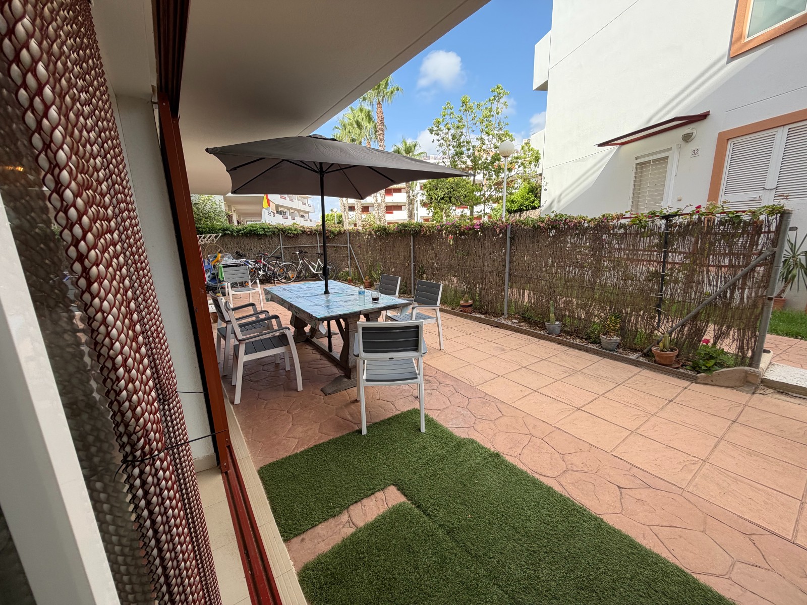 For sale - 3 Bedroom 2 Bathroom Apartment in Orihuela Costa - Playa Flamenca  - -