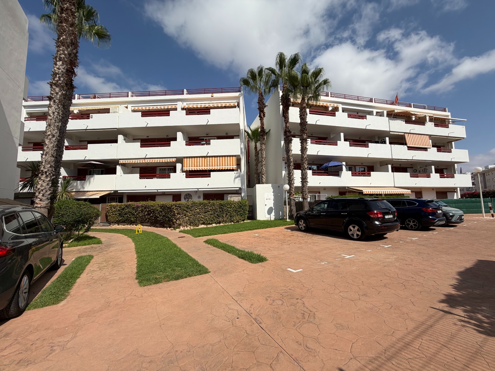 For sale - 3 Bedroom 2 Bathroom Apartment in Orihuela Costa - Playa Flamenca  - -