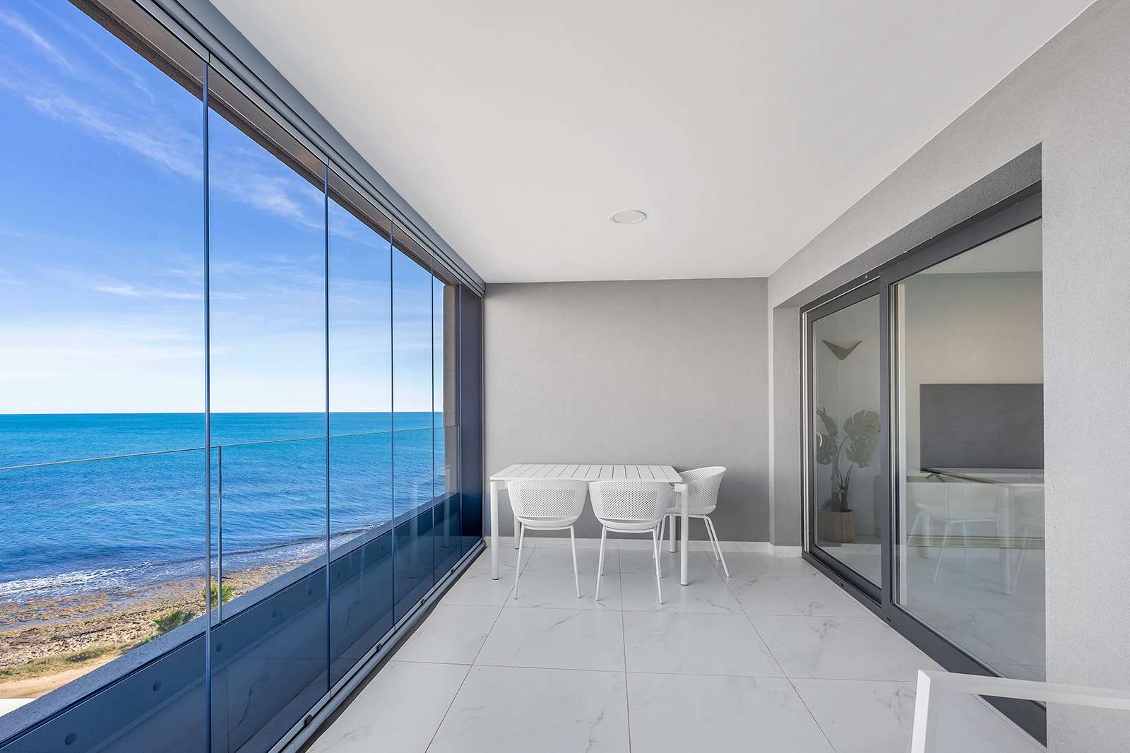 For sale - 2 Bedroom 2 Bathroom Apartment in Torrevieja - Punta Prima  - Alicante