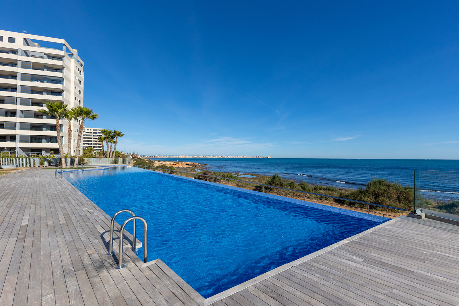 For sale - 2 Bedroom 2 Bathroom Apartment in Torrevieja - Punta Prima  - Alicante