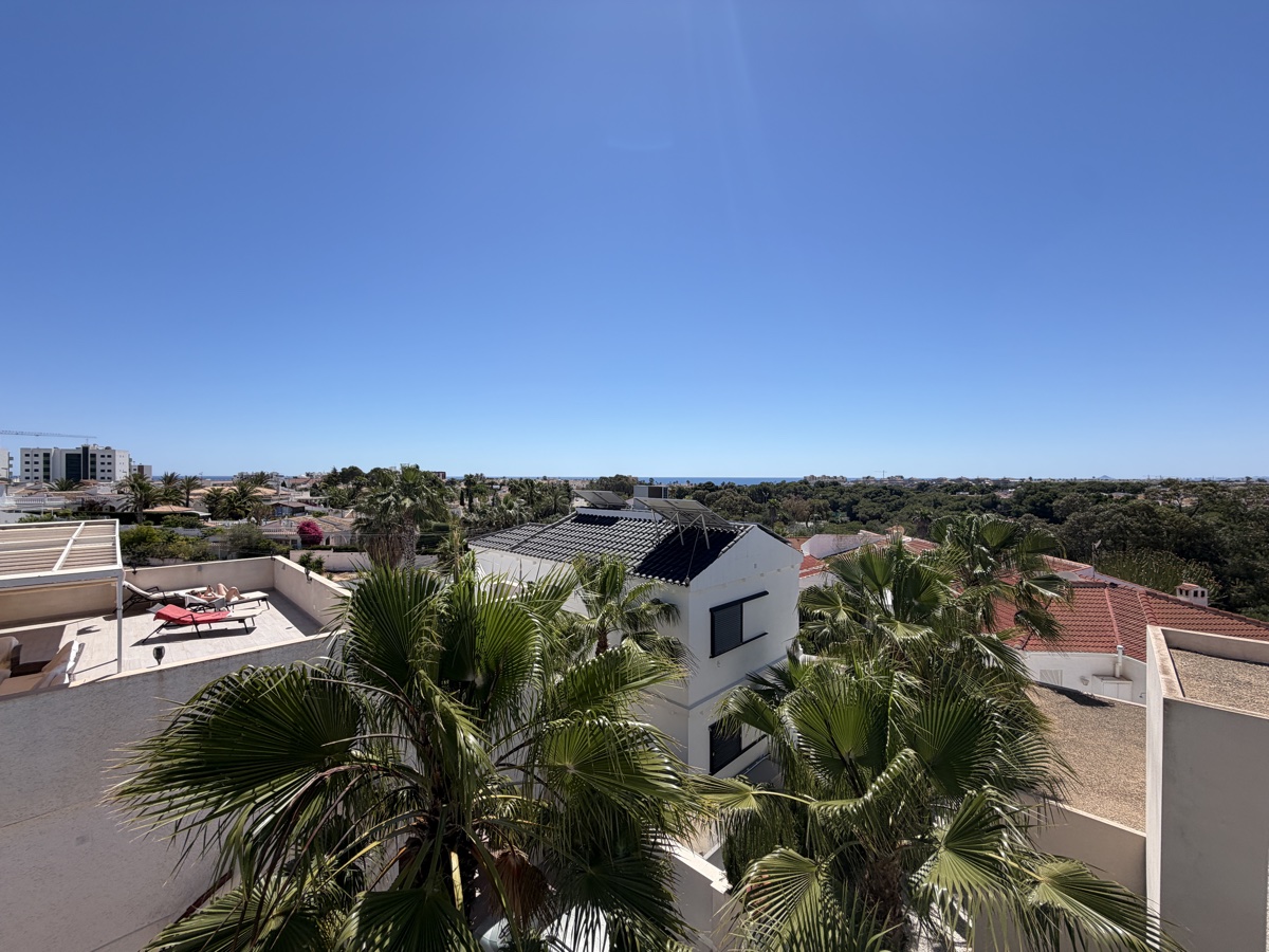 For sale - 4 Bedroom 3 Bathroom Villa in Mil Palmeras - , Mil Palmeras, Alicante, Spain - Alicante