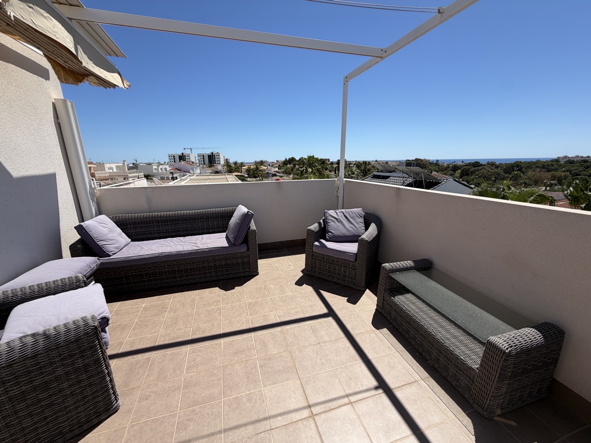 For sale - 4 Bedroom 3 Bathroom Villa in Mil Palmeras - , Mil Palmeras, Alicante, Spain - Alicante