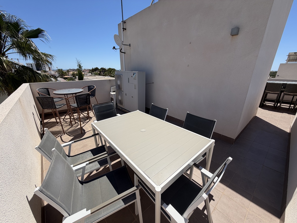 For sale - 4 Bedroom 3 Bathroom Villa in Mil Palmeras - , Mil Palmeras, Alicante, Spain - Alicante