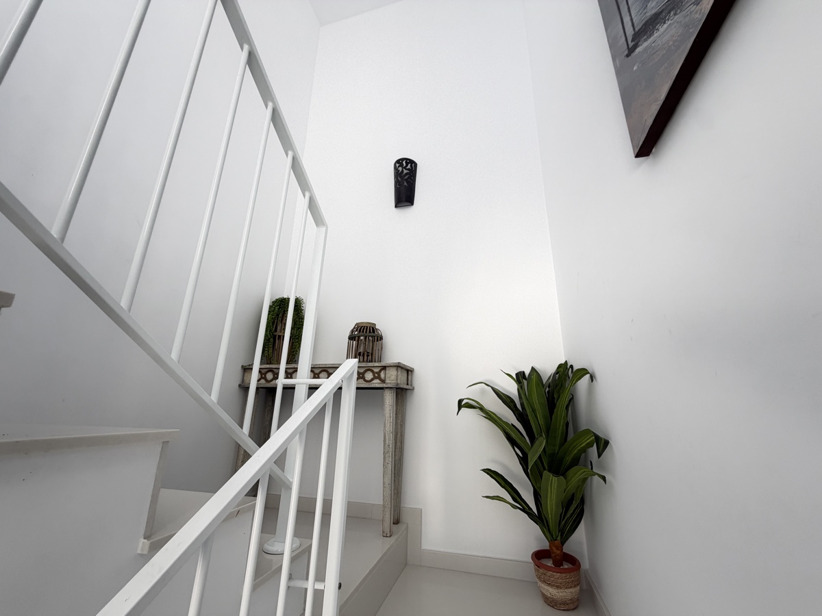 For sale - 4 Bedroom 3 Bathroom Villa in Mil Palmeras - , Mil Palmeras, Alicante, Spain - Alicante