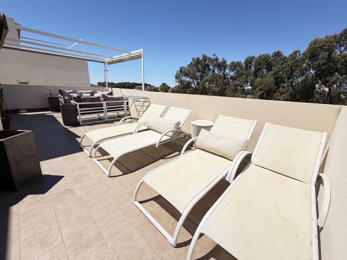 For sale - 4 Bedroom 3 Bathroom Villa in Mil Palmeras - , Mil Palmeras, Alicante, Spain - Alicante