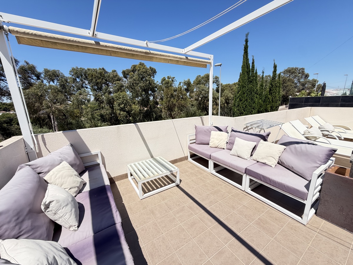 For sale - 4 Bedroom 3 Bathroom Villa in Mil Palmeras - , Mil Palmeras, Alicante, Spain - Alicante