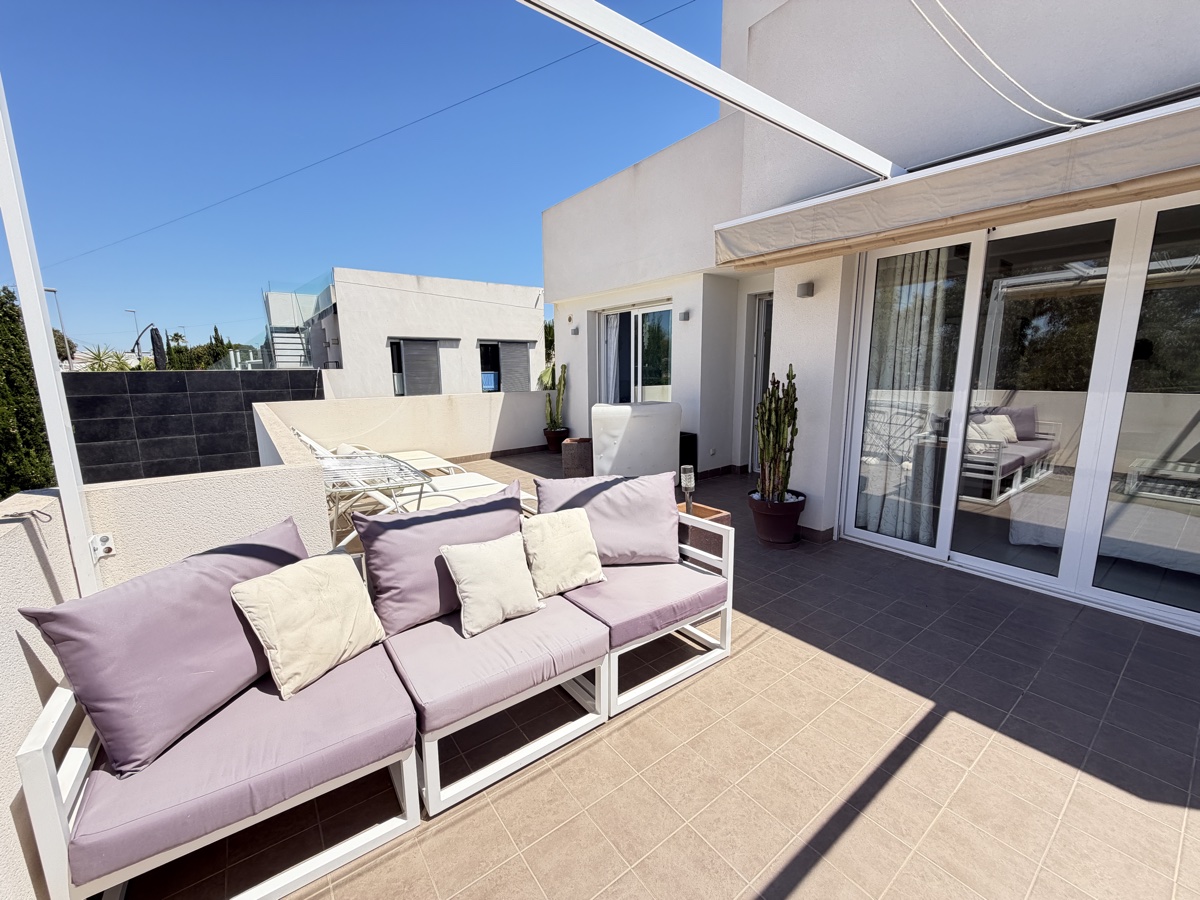 For sale - 4 Bedroom 3 Bathroom Villa in Mil Palmeras - , Mil Palmeras, Alicante, Spain - Alicante