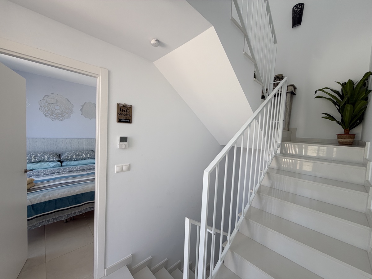 For sale - 4 Bedroom 3 Bathroom Villa in Mil Palmeras - , Mil Palmeras, Alicante, Spain - Alicante