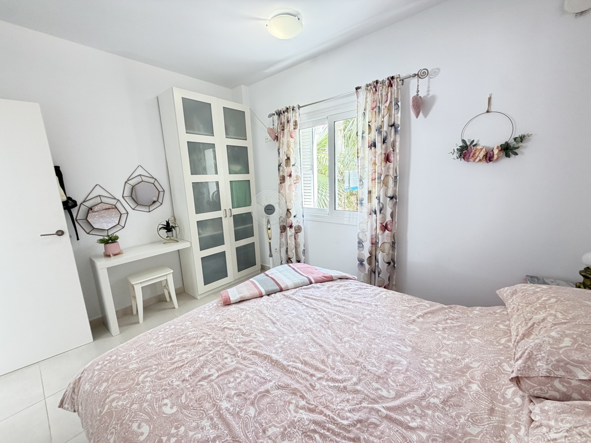 For sale - 4 Bedroom 3 Bathroom Villa in Mil Palmeras - , Mil Palmeras, Alicante, Spain - Alicante