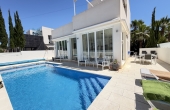 2-16176/80955, 4 Bedroom 3 Bathroom Villa in Mil Palmeras